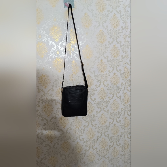 Tommy Hilfiger - Picture 5 of 6